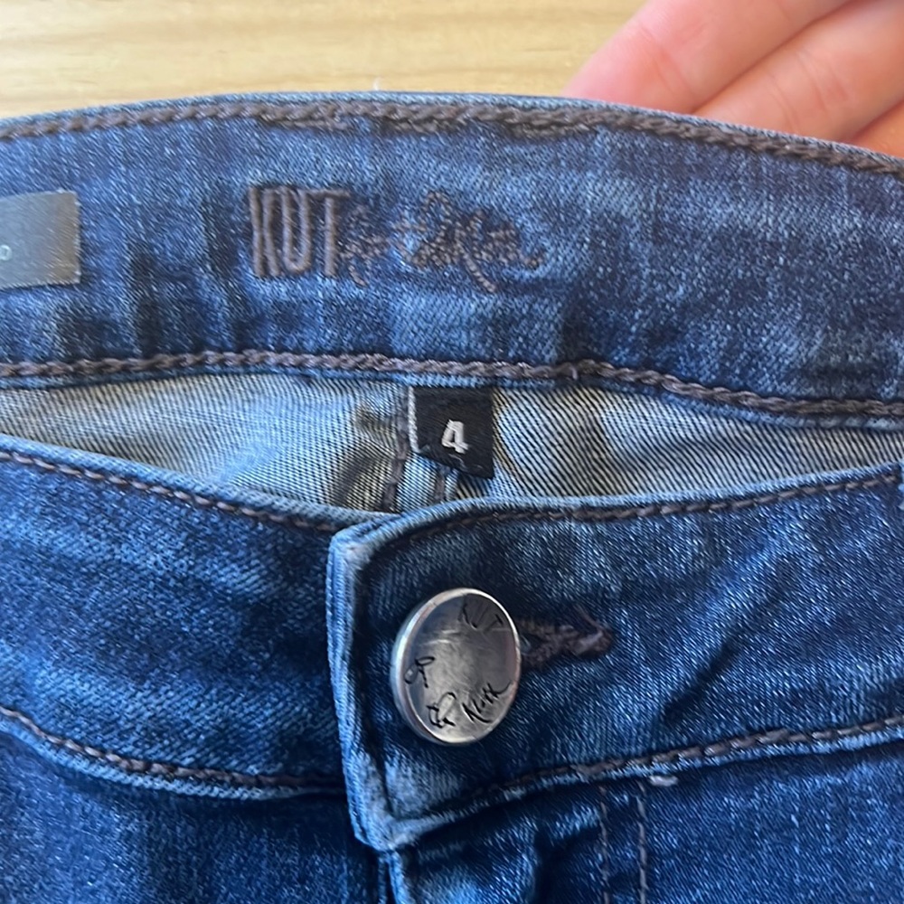 Kut from the Kloth Catherine jeans size 4